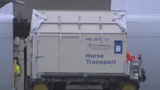 Nákladní kolosy v oblacích