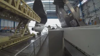 Nákladní kolosy v oblacích