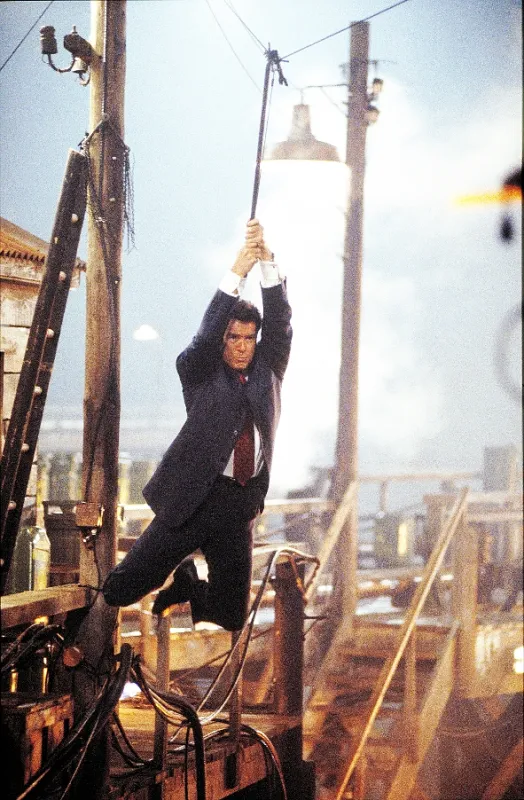 James Bond: Jeden svet nestačí (The World Is Not Enough) - fotogaléria