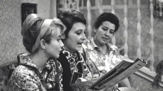 Taková normální rodinka (6/8)