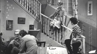 Taková normální rodinka (6/8)