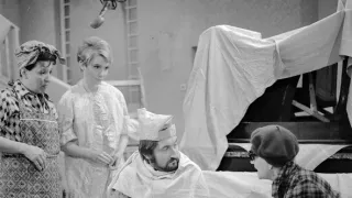 Taková normální rodinka (6/8)