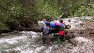 K Pacifiku přes Coast Mountains