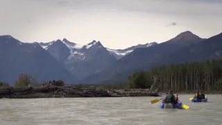 K Pacifiku přes Coast Mountains