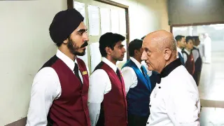 Hotel Bombaj: Boj o prežitie