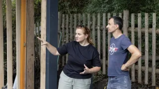 Tři v zahradě (1/8)