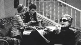 Taková normální rodinka (6/8)