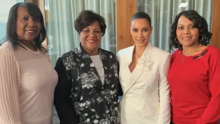 Dům plný Kardashianových (2/3)