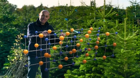 Od atomů po supergalaxie (1)