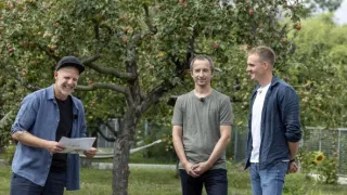 Tři v zahradě (4/8)