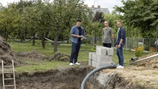 Tři v zahradě (4/8)