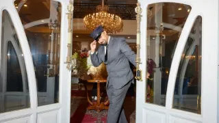 Největší loupeže s Piercem Brosnanem (2)