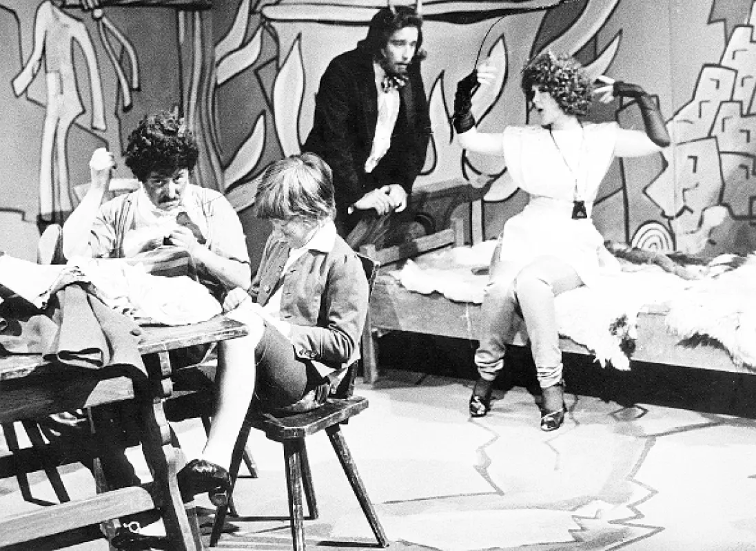 Taneček přes dvě pekla, 1982 - fotogaléria