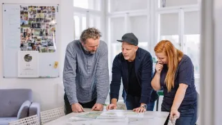 Tři v zahradě (5/8)