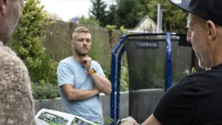 Tři v zahradě (6/8)