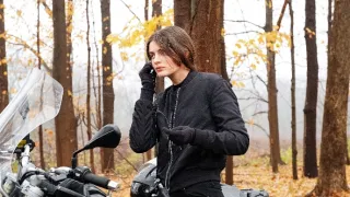Ava: Bez soucitu