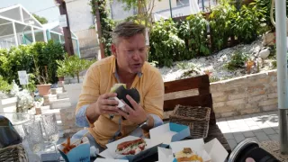 Manu a Matěj na cestě podél Apenin (6/10)