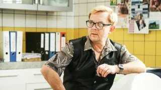 Krejzovi (76)