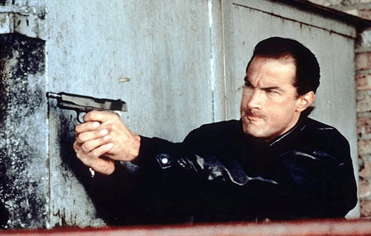 Nico - víc než zákon (Above The Law), 1988 - fotogaléria
