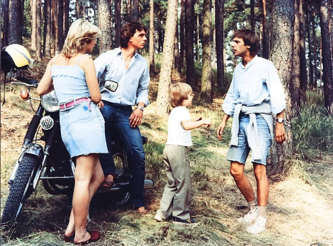 Slunce, seno, jahody, 1983 - fotogaléria