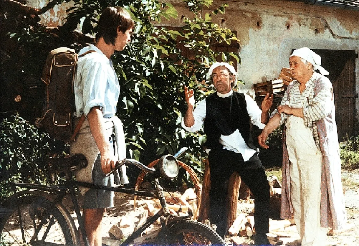Slunce, seno, jahody, 1983 - fotogaléria