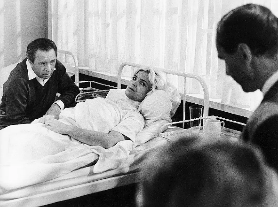 Smrt za oponou (DEATH BEHIND THE CURTAIN), 1966 - fotogaléria