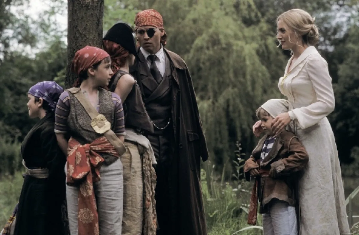 Hledání Země Nezemě (Finding Neverland), 2004 - fotogaléria