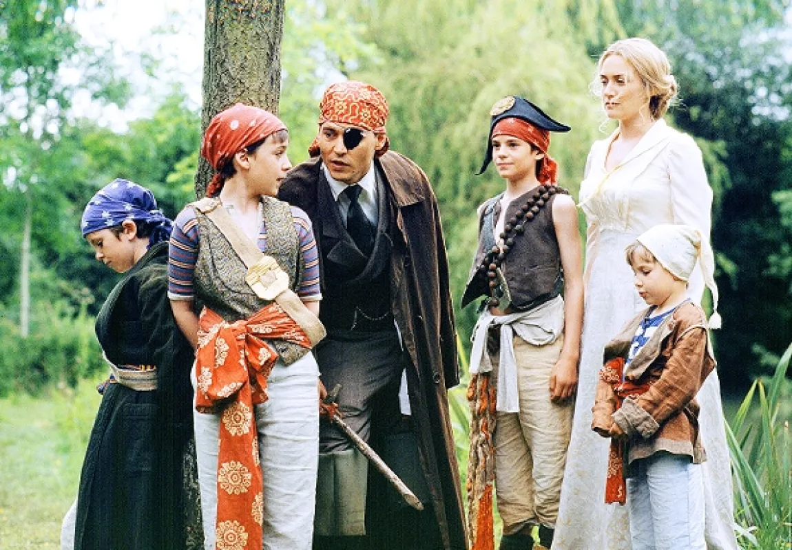 Hledání Země Nezemě (Finding Neverland), 2004 - fotogaléria
