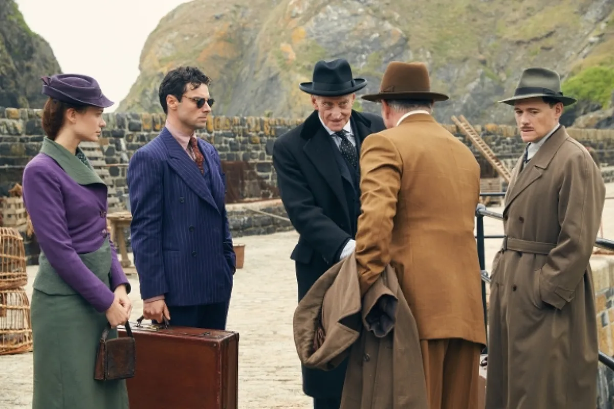 Až tam nezostal žiadny (And Then There Were None), 2015 - fotogaléria