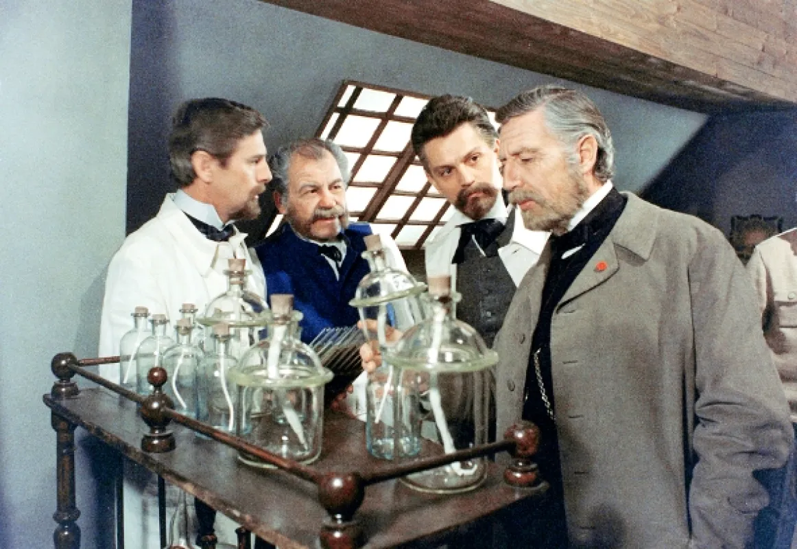 Louis Pasteur, 1977 - fotogaléria