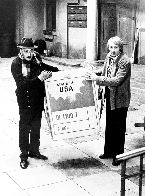 Zítra to roztočíme, drahoušku...! (Tomorrow We’ll Live It Up, Darling), 1976 - fotogaléria