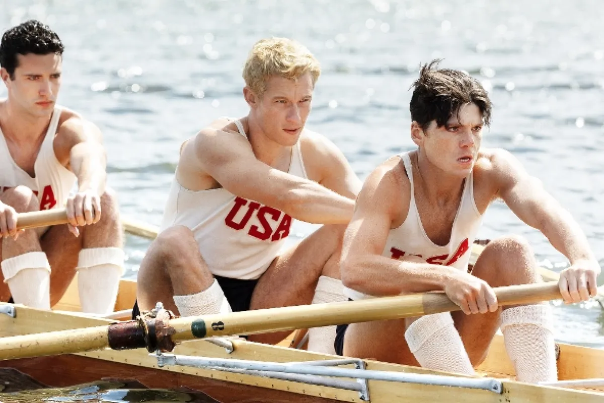 Chlapci v člne (The Boys in the Boat), 2023 - fotogaléria