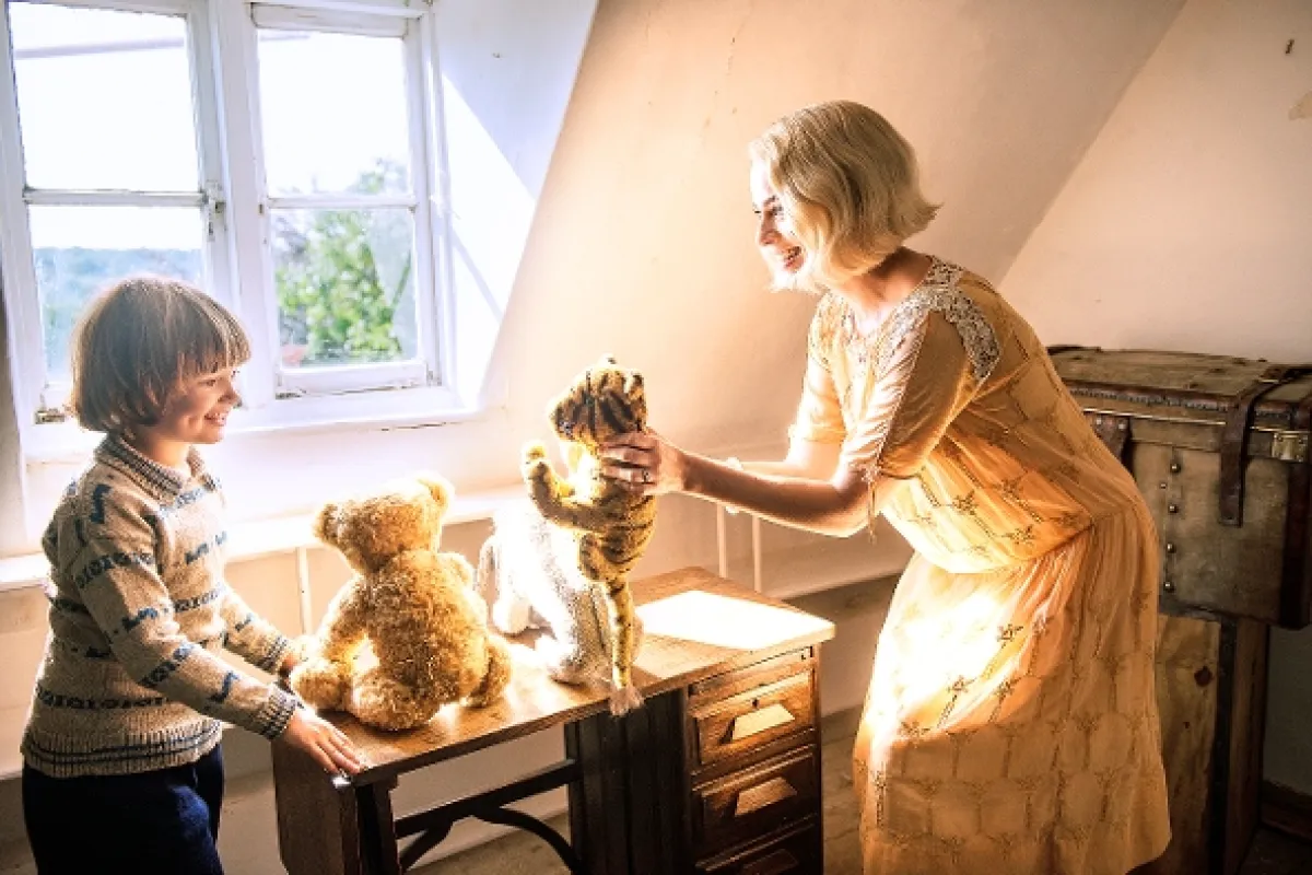 Zbohom, Christopher Robin (Goodbye Christopher Robin), 2017 - fotogaléria