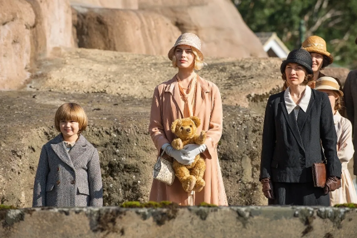 Zbohom, Christopher Robin (Goodbye Christopher Robin), 2017 - fotogaléria