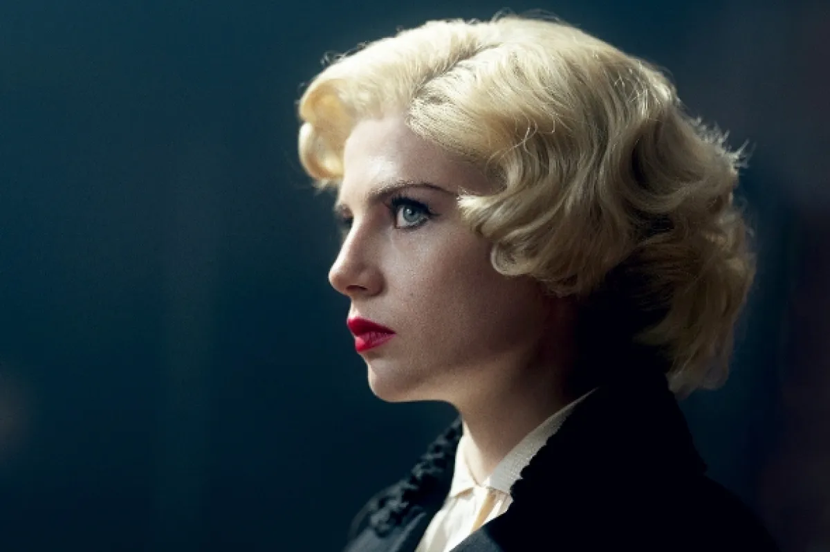 Krutá láska: Příběh Ruth Ellisové (A Cruel Love: The Ruth Ellis Story), 2024 - fotogaléria