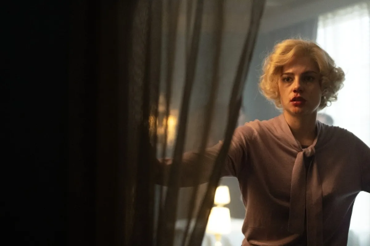 Krutá láska: Příběh Ruth Ellisové (A Cruel Love: The Ruth Ellis Story), 2024 - fotogaléria