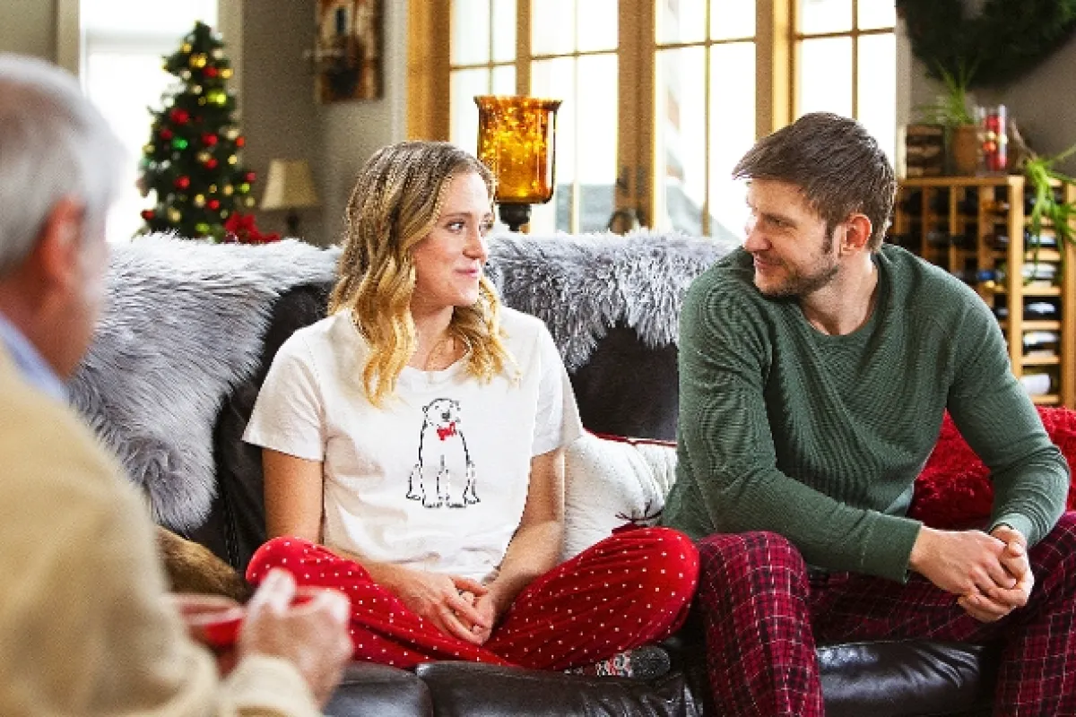 Doma na Vianoce (A Very Country Christmas Homecoming), 2020 - fotogaléria