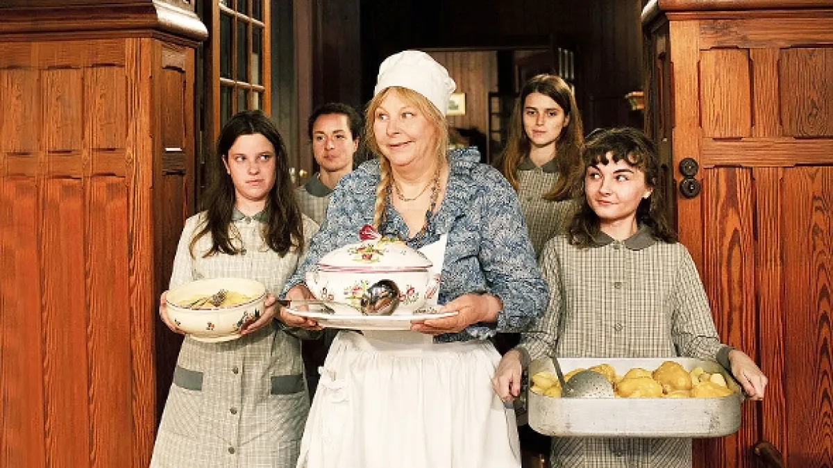 Ako byť dobrou ženou (How to be a Good Wife), 2020 - fotogaléria