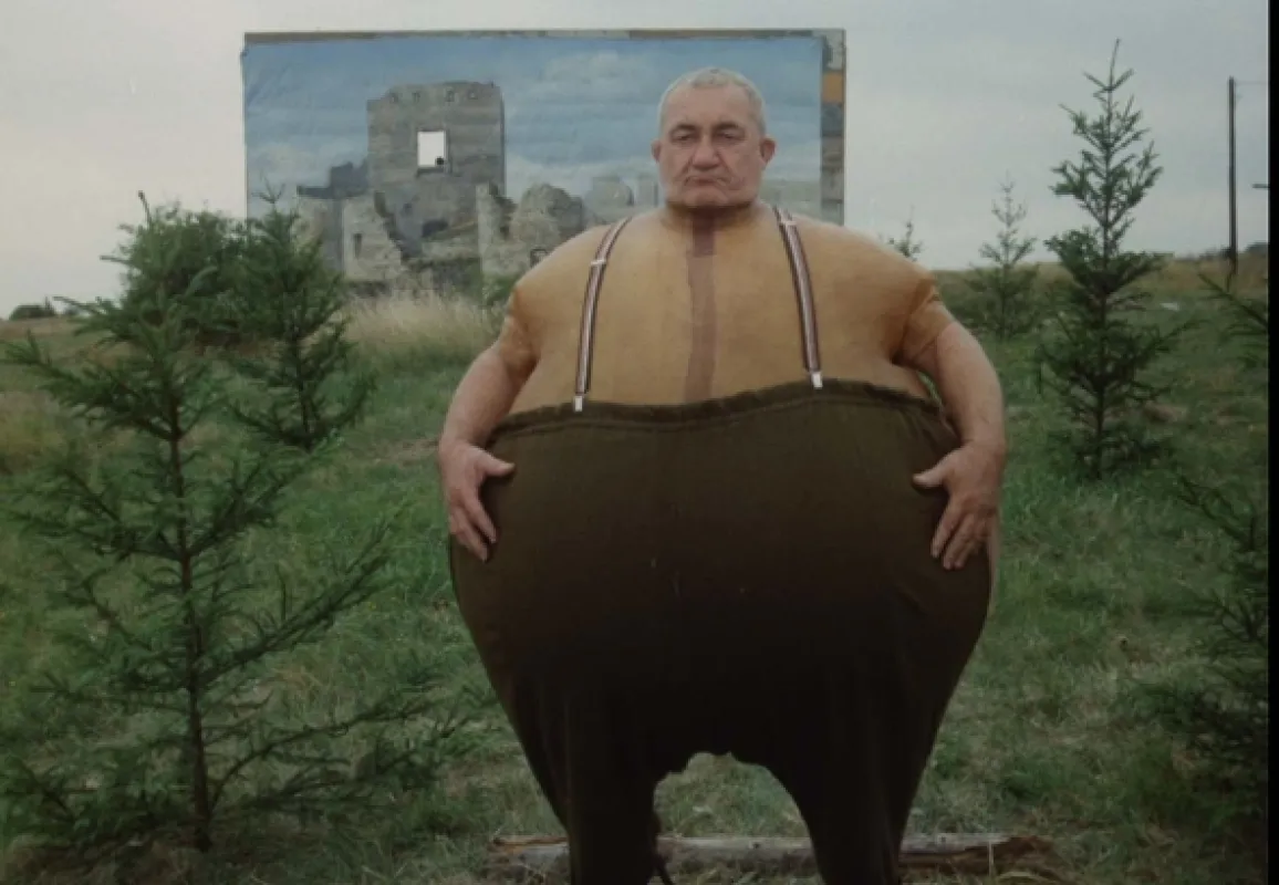 O zapomnětlivém černokněžníkovi (O ZAPOMNĚTLIVÉM ČERNOKNĚŽNÍKOVI), 1991 - fotogaléria