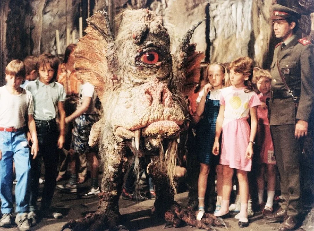 O zapomnětlivém černokněžníkovi (O ZAPOMNĚTLIVÉM ČERNOKNĚŽNÍKOVI), 1991 - fotogaléria