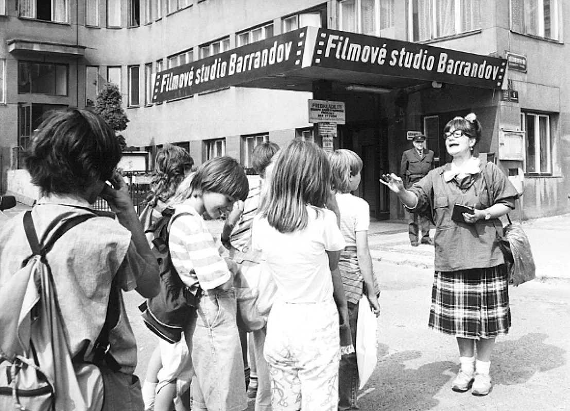 O zapomnětlivém černokněžníkovi (O ZAPOMNĚTLIVÉM ČERNOKNĚŽNÍKOVI), 1991 - fotogaléria