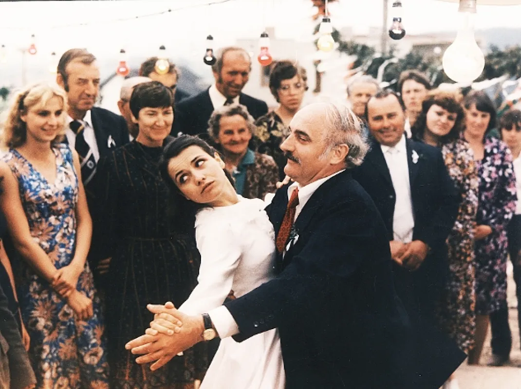 Půl domu bez ženicha - fotogaléria