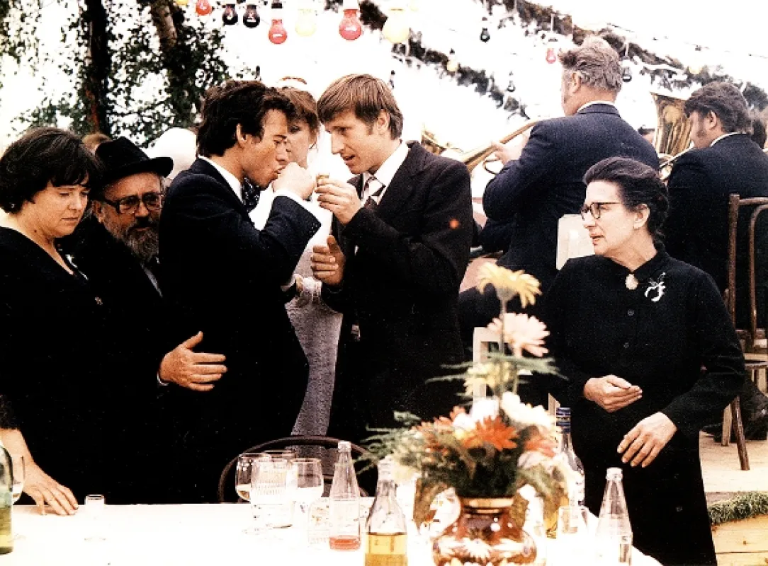 Půl domu bez ženicha - fotogaléria