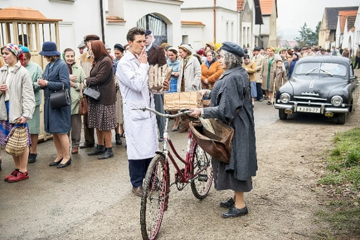 Šarlatán (Charlatan), 2020 - fotogaléria
