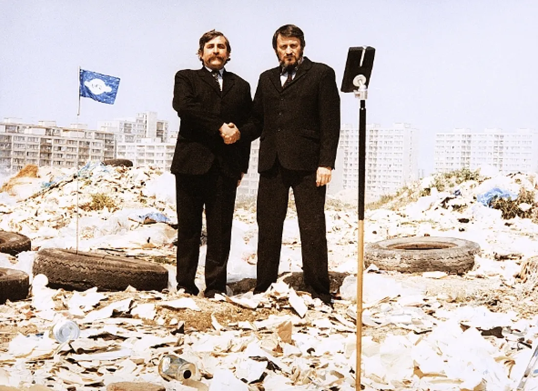 Srdečný pozdrav ze zeměkoule (SRDEČNÝ POZDRAV ZE ZEMĚKOULE), 1982 - fotogaléria