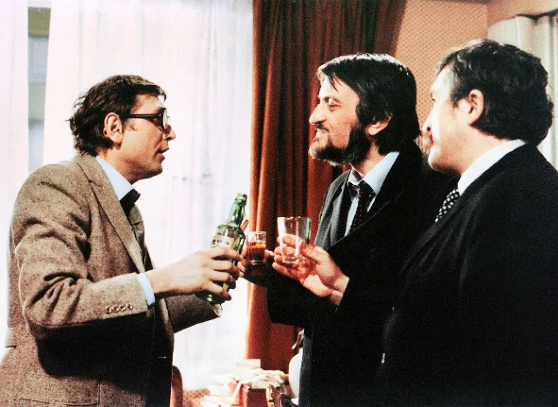 Srdečný pozdrav ze zeměkoule (SRDEČNÝ POZDRAV ZE ZEMĚKOULE), 1982 - fotogaléria