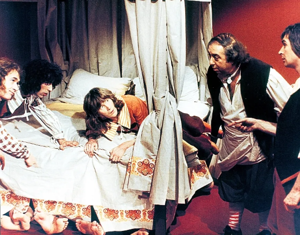 Štyria sluhovia a štyria mušketieri 2: Len počkaj kardinál! (Les Charlots en folie: Á nous quatre Cardinal!), 1974 - fotogaléria