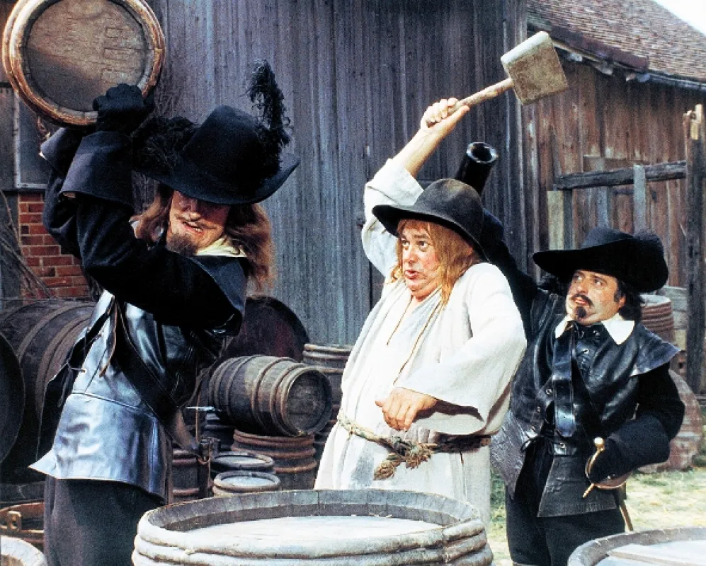 Štyria sluhovia a štyria mušketieri 2: Len počkaj kardinál! (Les Charlots en folie: Á nous quatre Cardinal!), 1974 - fotogaléria