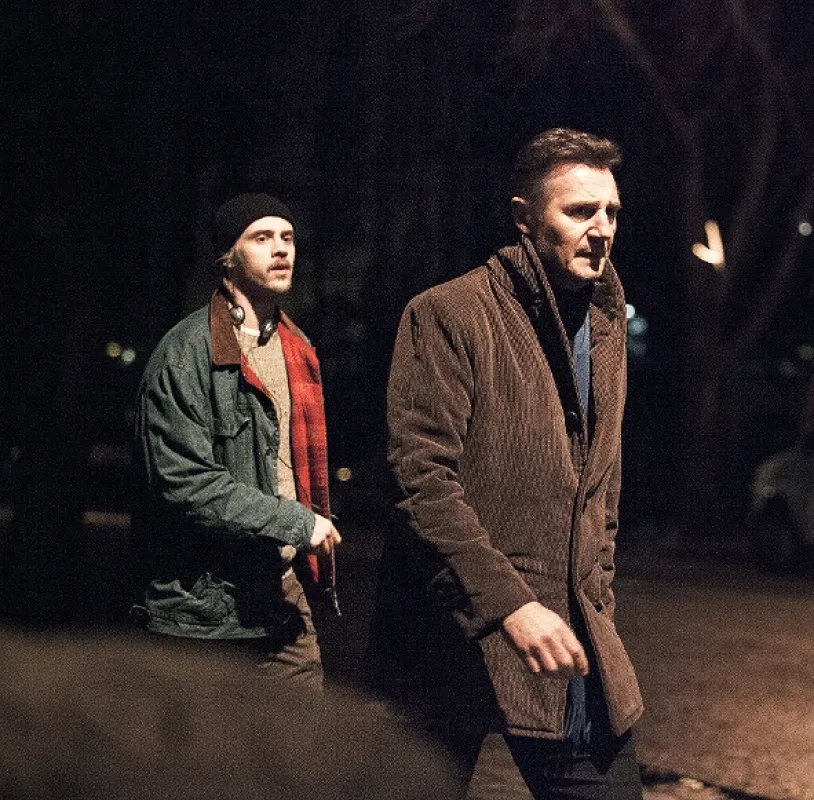 Medzi náhrobnými kameňmi (A Walk Among the Tombstones), 2014 - fotogaléria