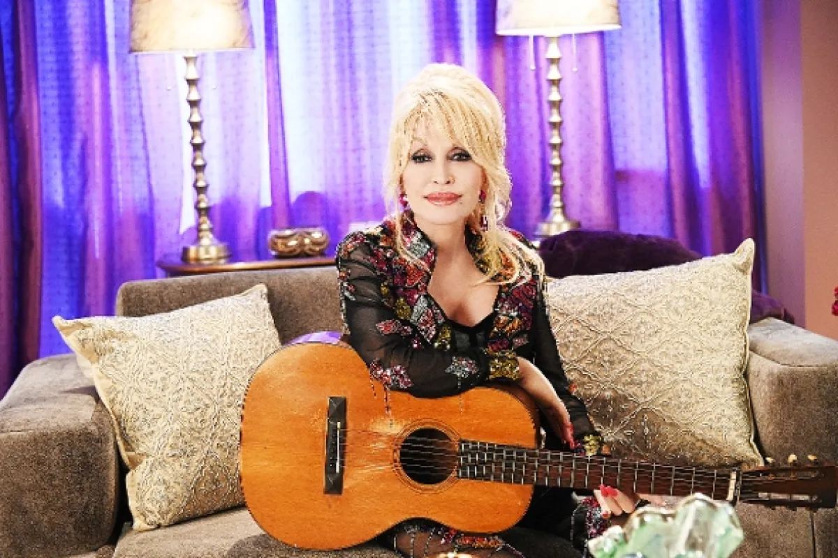 Magické Vianoce Dolly Partonovej (Dolly Parton’s Mountain Magic Christmas), 2022 - fotogaléria
